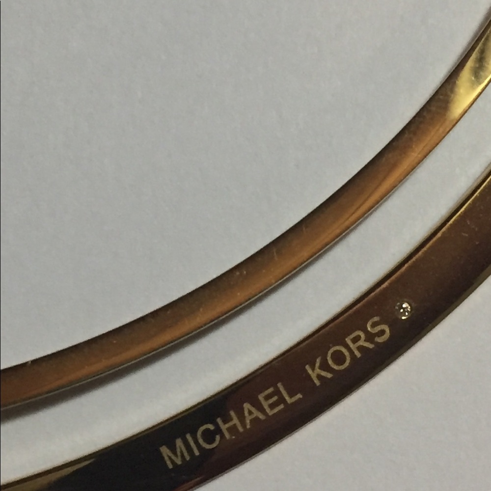 Michael kors pulished